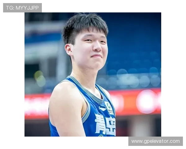 杨瀚森无球跑位更主动，对比周琦更具牵制力